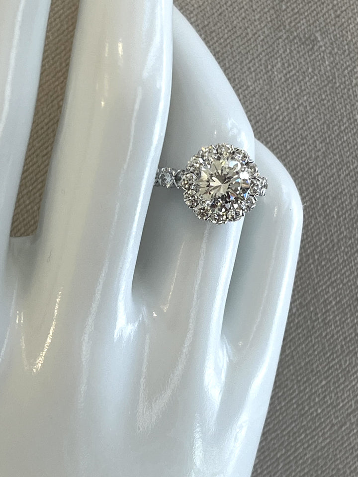 18K White Gold Diamond Engagement Ring Mounting Featuring 1.38ctw Diamonds