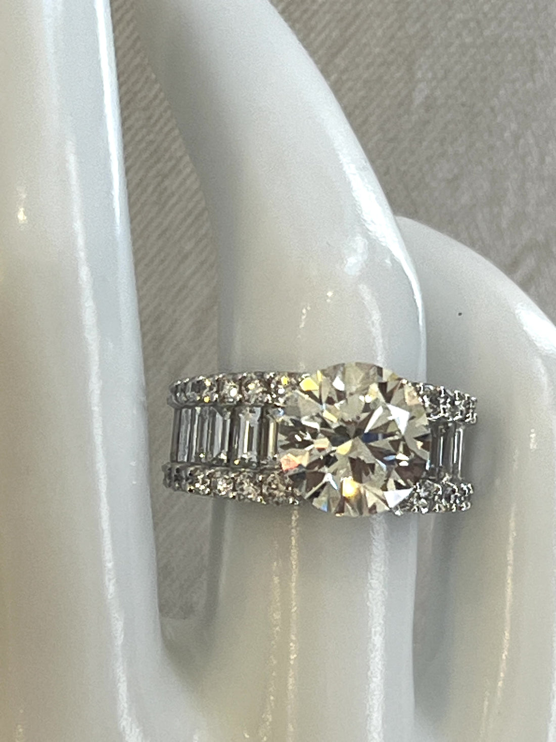 18K White Gold Diamond Engagement Ring Mounting Featuring 4.04ctw Diamonds