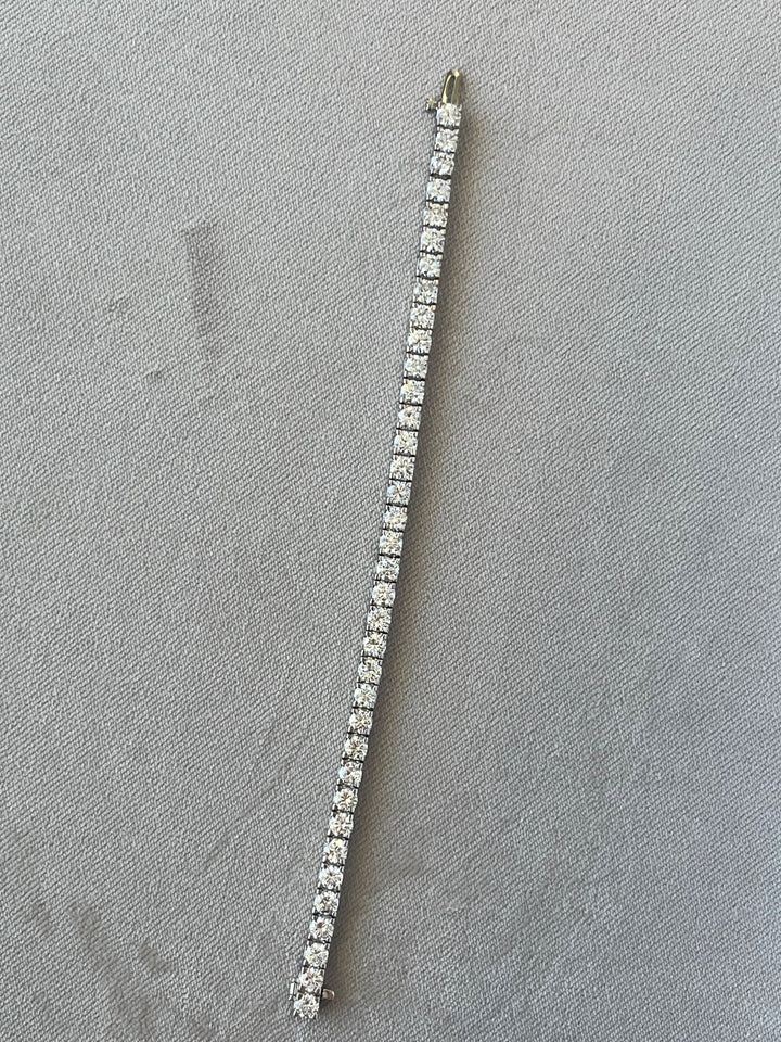 14K White Gold Diamond Tennis Bracelet Featuring 11.33ctw Diamonds, Weighing 18.57 Grams