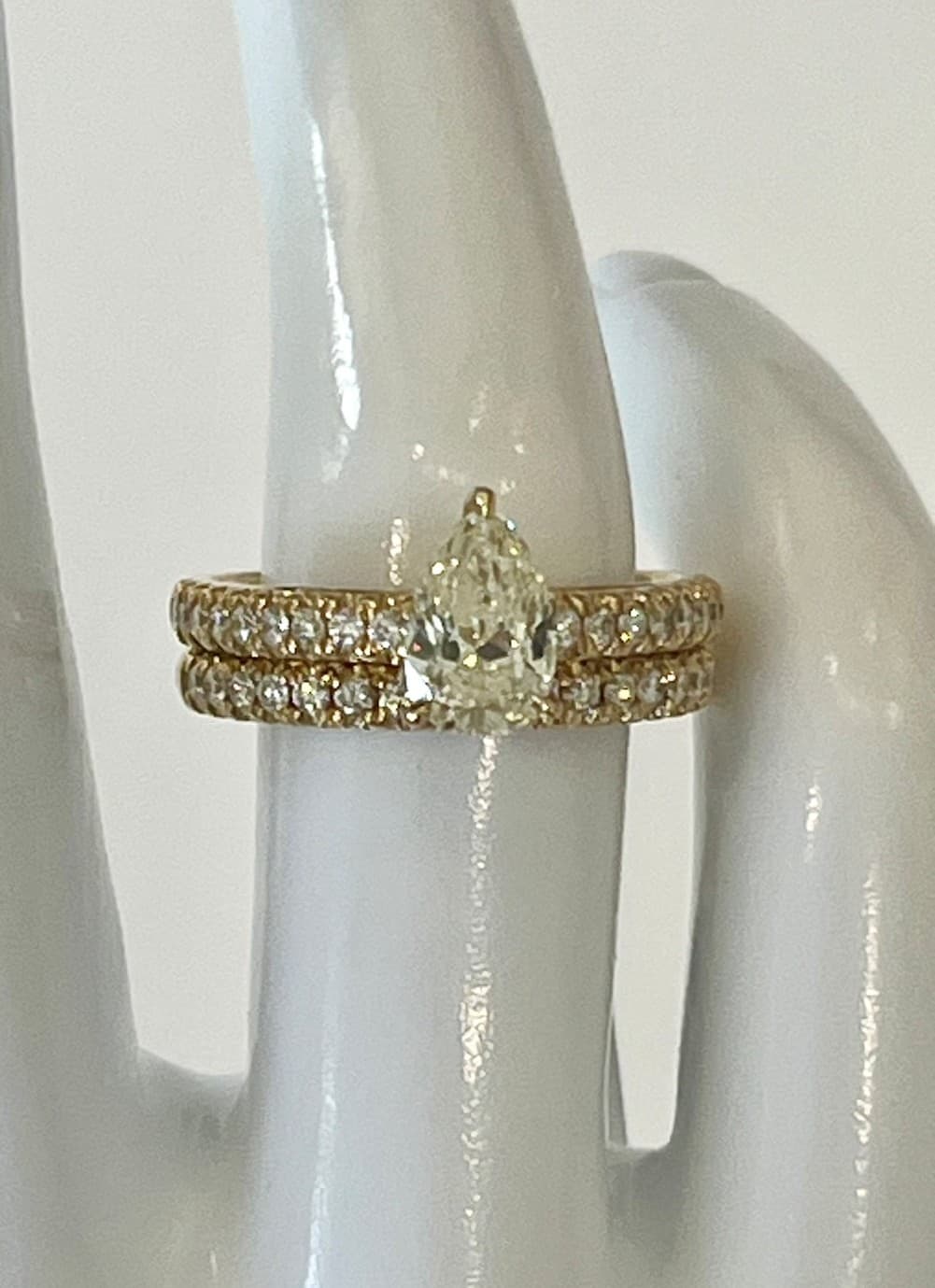14K Yellow Gold Bridal Set Featuring a .97ct O VS2 Pear-Shaped Diamond with .52ctw Diamond Accents