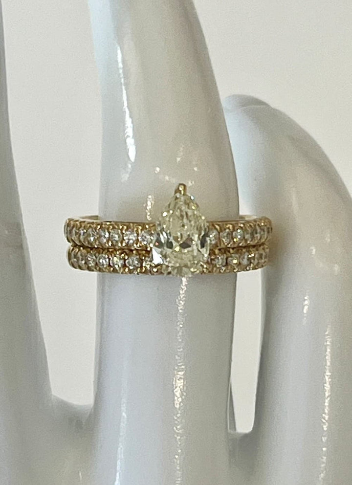14K Yellow Gold Bridal Set Featuring a .97ct O VS2 Pear-Shaped Diamond with .52ctw Diamond Accents